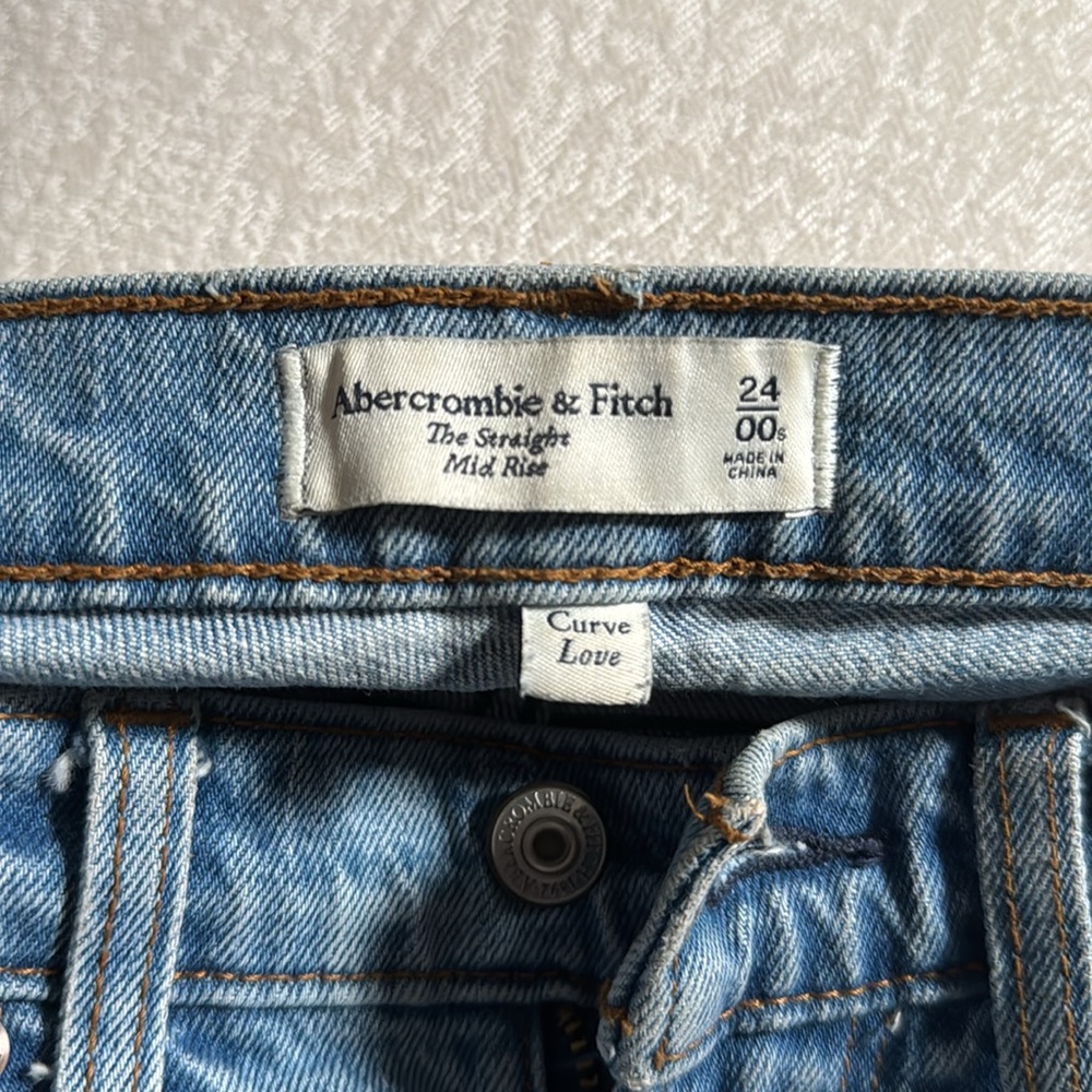 A&F Curve Love Mid-Rise Straight - Picture 6 of 6